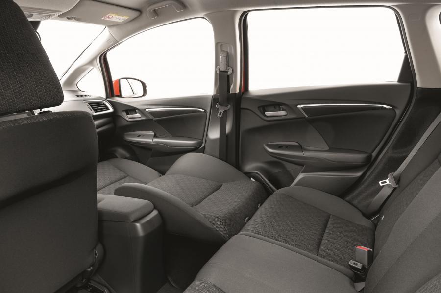  Honda Jazz 2015 года  (фото 18 из 34)